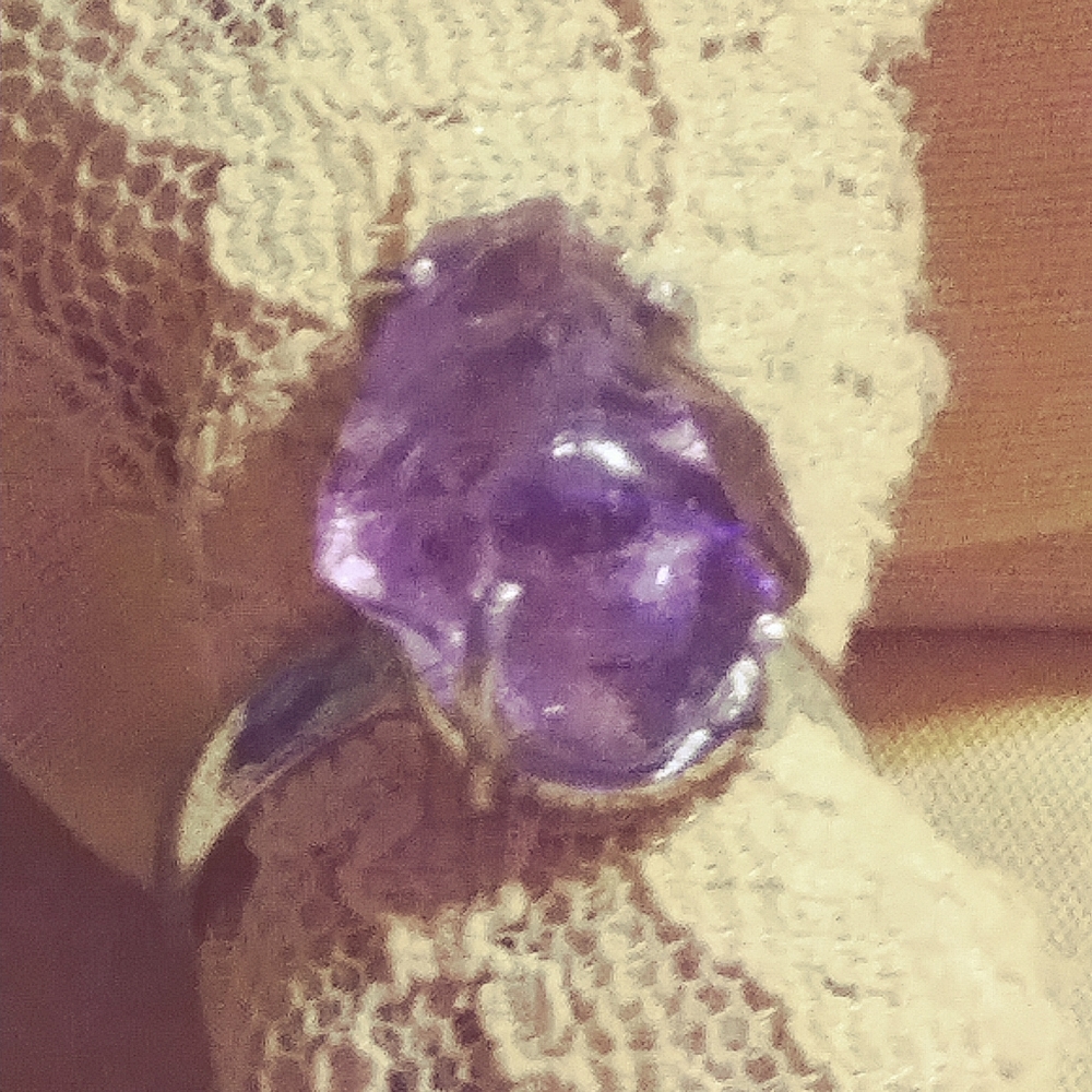 💥AMETHYST, 'NATURAL & HIGHLY  POLISHED ROUGH-CUT*' SOLID LSTERLING. SIZE - 7